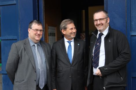 The door's still open on state aid, EU regional policy commissioner Johannes Hahn (centre) told SIC leader Gary Robinson and development manager Douglas Irvine. Photo Pete Bevington/ShetNews