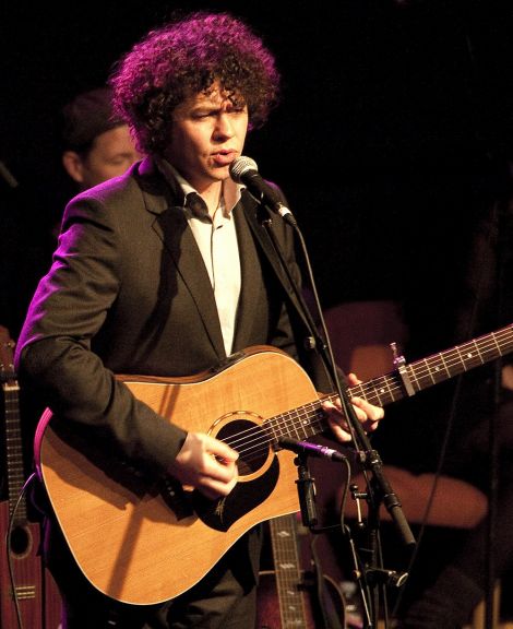 Declan O'Rourke on stage at Clickimin as part of the 2012 Transatlantic Sessions. Photo: Billy Fox