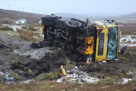 The council gritting truck that skidded on ice and left the road heading north on the Lang Kames on Wednesday morning. Photo Shetnews