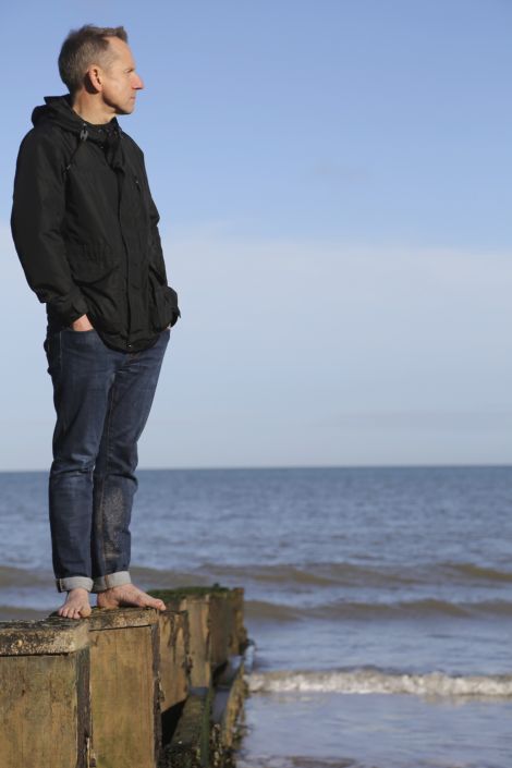 Jeremy Hardy gears up for his journey north with a trip to the seaside.