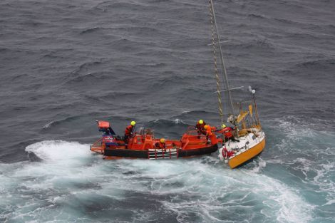 Yachtsman Julian Nustoe being rescued in the middle of the North Sea by Norwegian Coastguard - Photo: Norwegian Coastguard